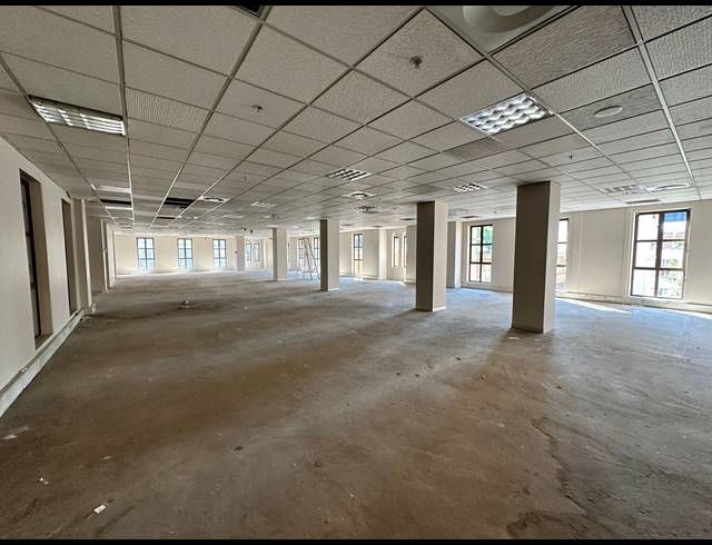 1,037M² OFFICE TO LET IN ROSEBANK